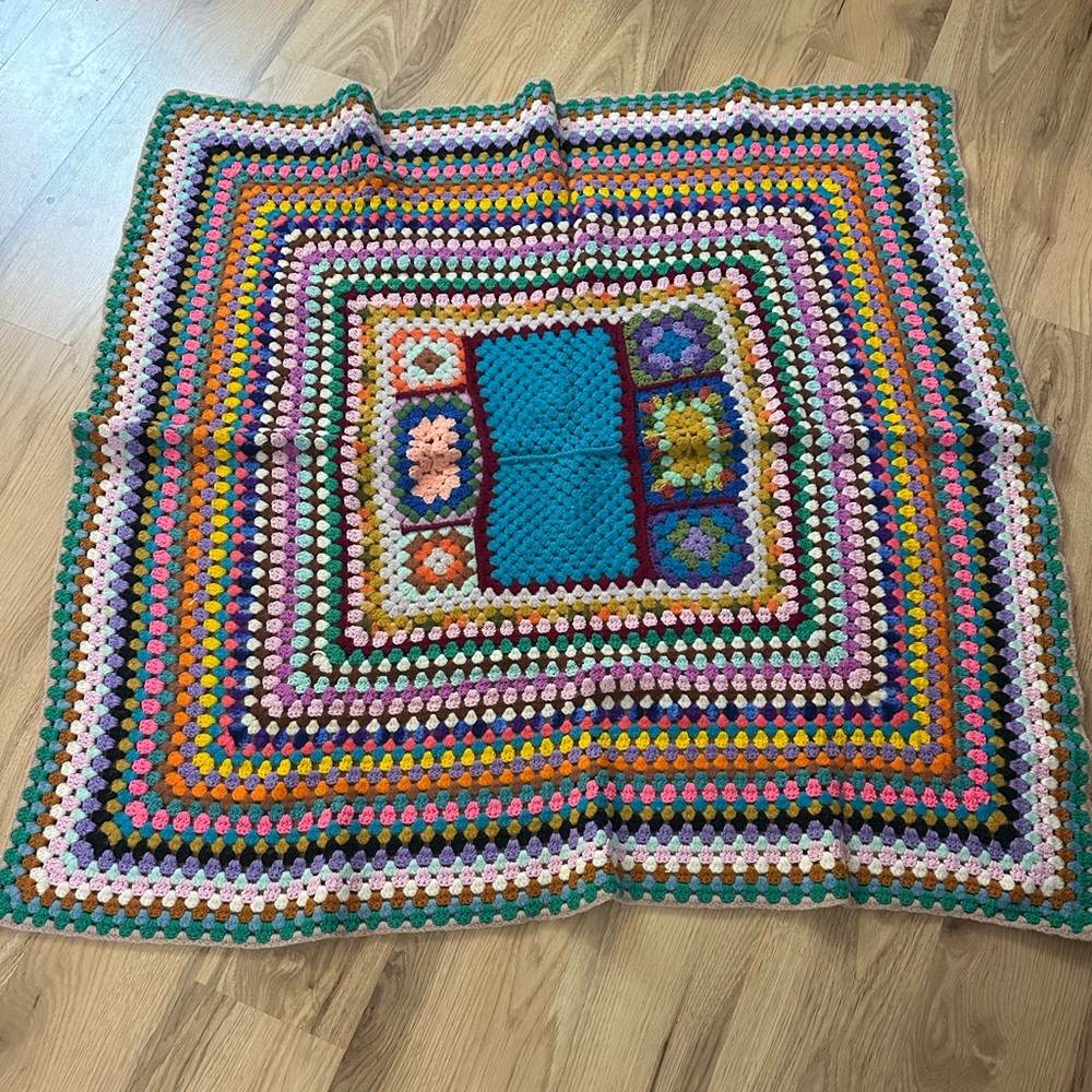 Stunning crochet afghan blanket 51x51